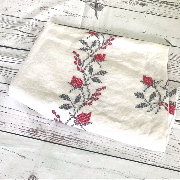 Vintage Other - Vintage 1940’s red floral embroidered tablecloth linen